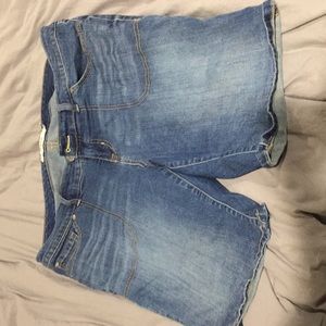 Torrid shorts size 16. Mid color wash.